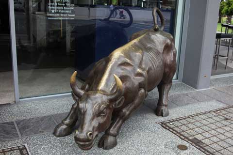 Outdoor Garden Decorative Bronze Sculpture of Bull For Sale