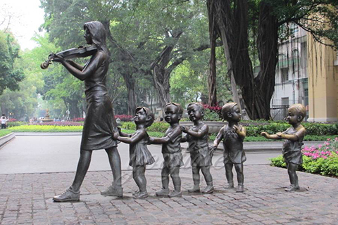 Street Art Decorative Sculptures with Some Children in Antique Bronze