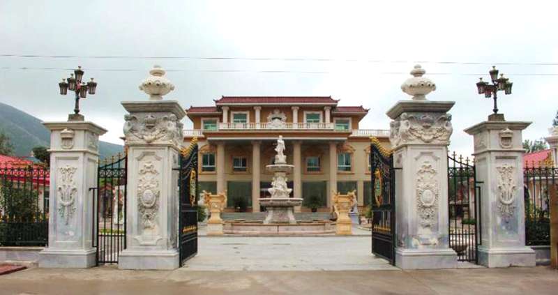 MacArthur Leyte-Landing Memorial Sculptures for Sale