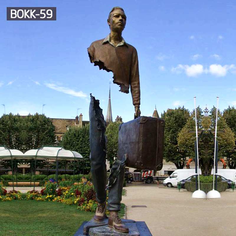 Factory Supply Urban Bronze Male Traveler Sculpture