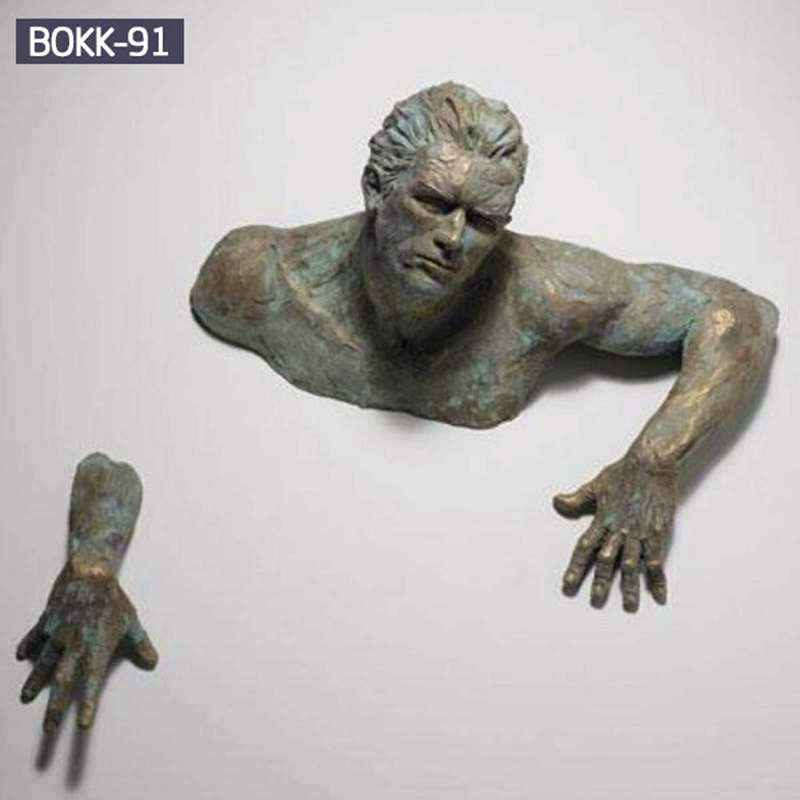 Wholesale Creative Bronze Figure Sculpture of Climbing Man